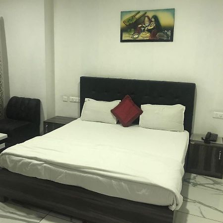 Hotel Sai Orchid ムラーダーバード エクステリア 写真