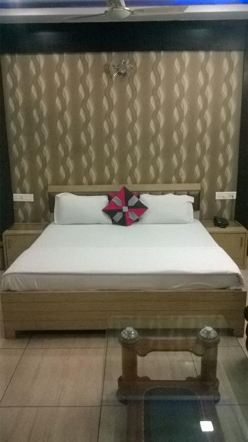 Hotel Sai Orchid ムラーダーバード エクステリア 写真